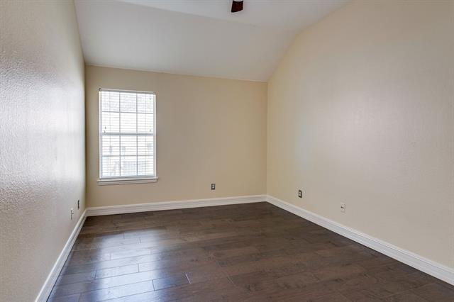 Building Photo - 704 Glendale Dr