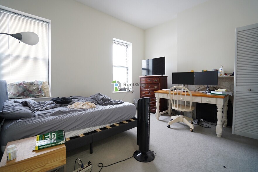 Building Photo - 550 Massachusetts Ave