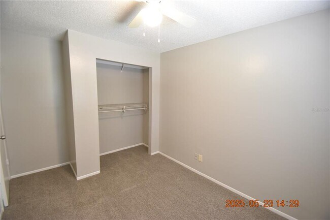 Building Photo - 4432 Tarpon Dr