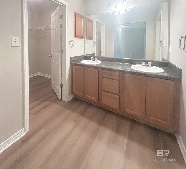 Building Photo - 11730 Madrone Ln