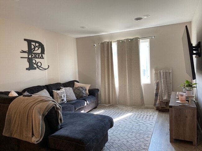 Building Photo - New Construction Townhouse for Rent - Tham...