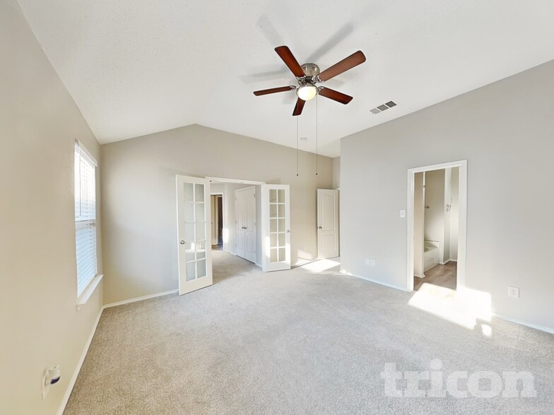 Building Photo - 304 Dakota Dr