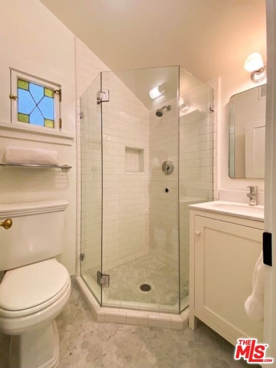 Building Photo - 1602 Courtney Ave