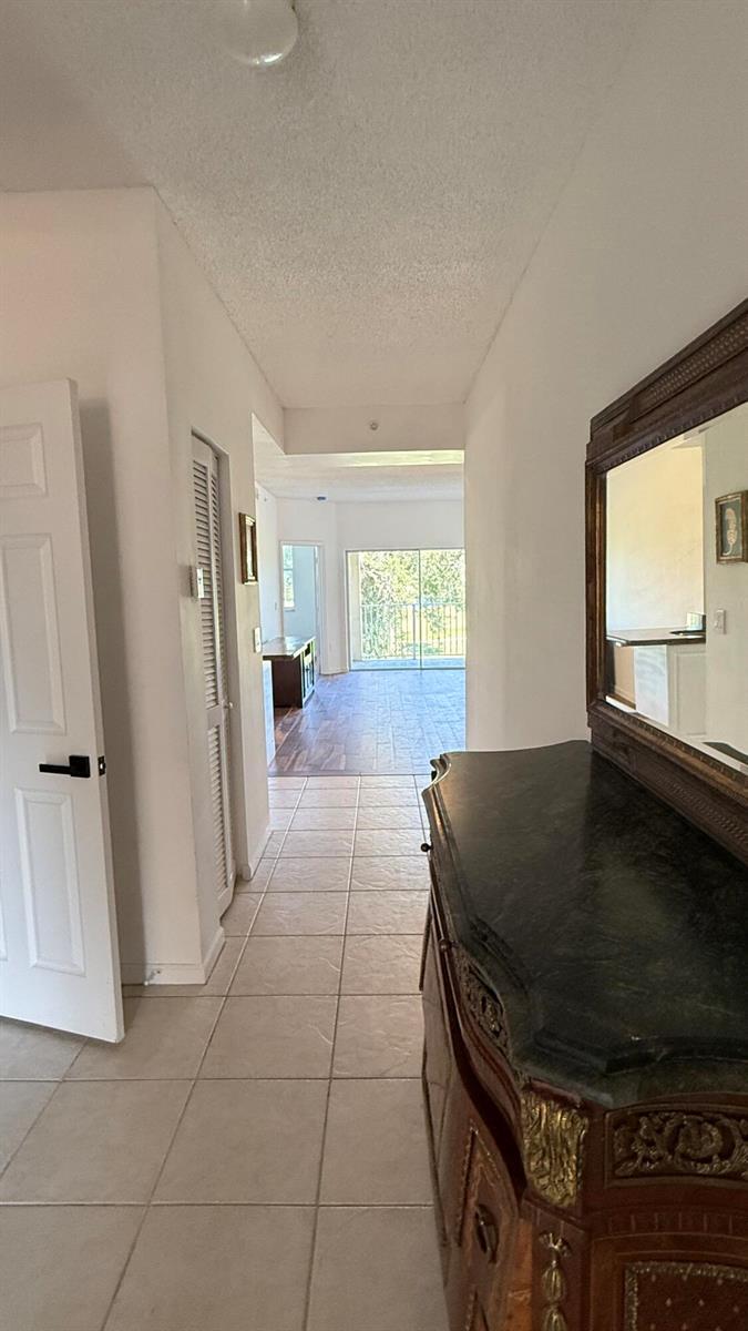 Building Photo - 2080 Greenview Shores Blvd