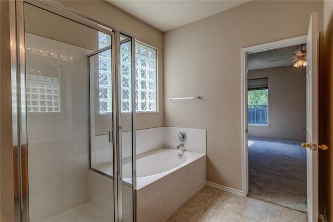 Building Photo - 10816 Pall Mall Dr
