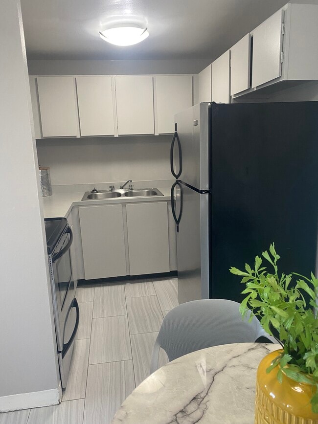 Kitchen - Vida Apartments