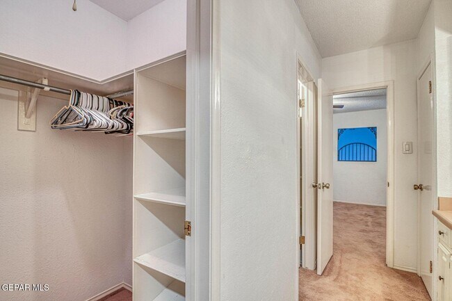 Building Photo - 6201 Escondido Dr