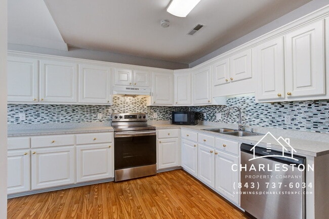 Building Photo - 7856 High Maple Cir