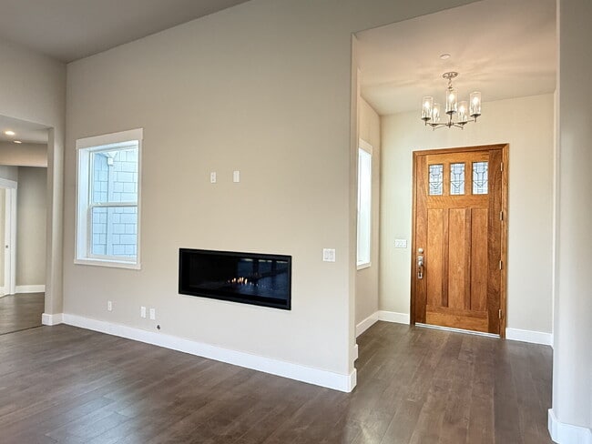 Building Photo - Stunning Hidden Gem with High-End Finishes in Novato