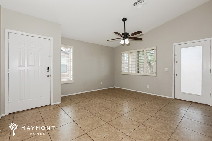 Building Photo - 882 E Taylor Trail