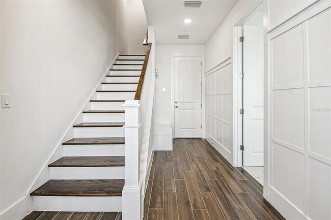 Building Photo - 1951 Risby Aly