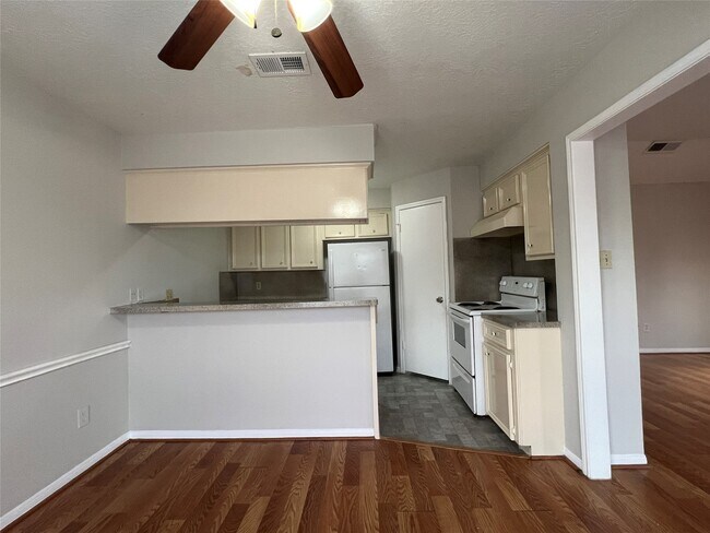 Building Photo - 11507 Meadow Ln