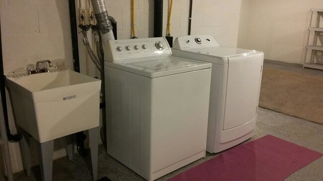 Washer/Dryer - 3857 Reeves Ln