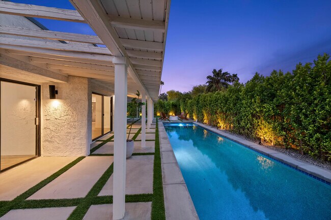 Building Photo - 1433 E Caleta Way