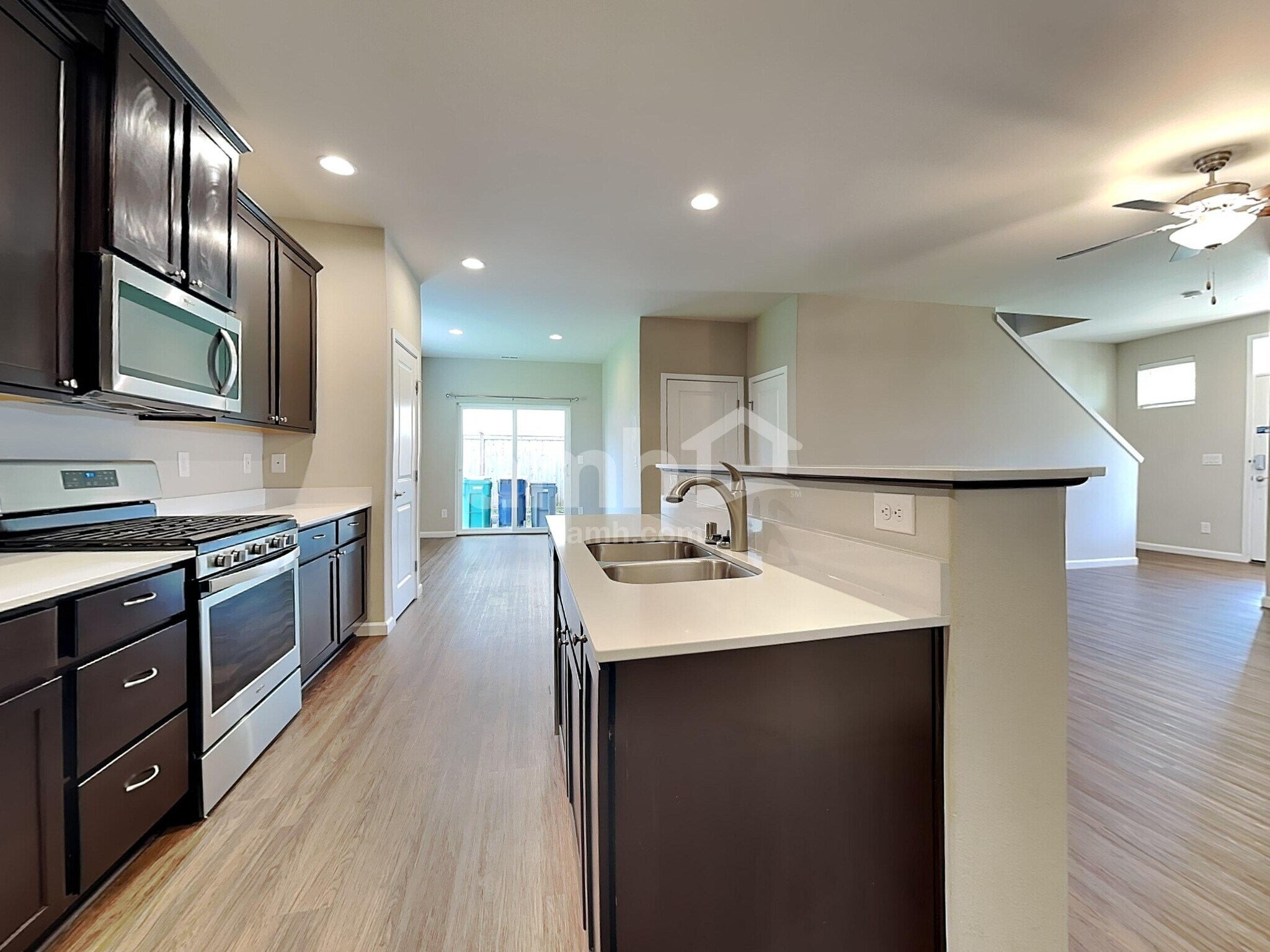 Building Photo - 945 Riggs Dr E