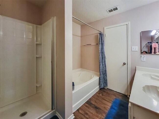 Building Photo - Open floorplan in Fort Worth 3/2/2