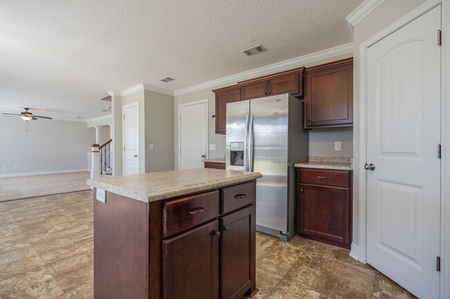 Building Photo - 141 Powers Dr