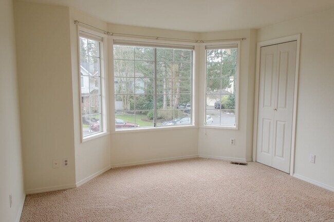 Building Photo - 3bd/2.5ba Issaquah Home