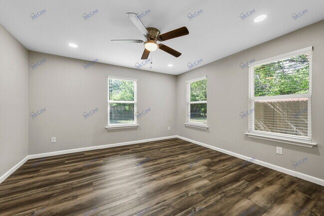 Building Photo - 417 High School Ln