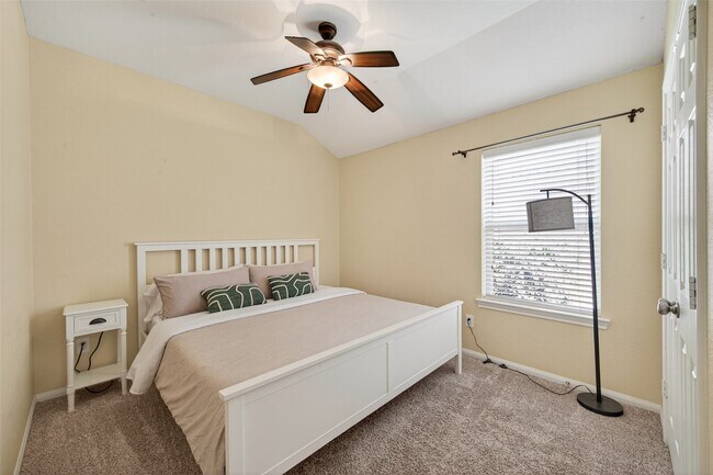 Building Photo - 66 W Lasting Spring Cir