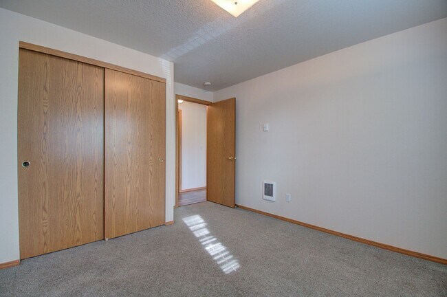 Building Photo - 192nd Area Single Level Home