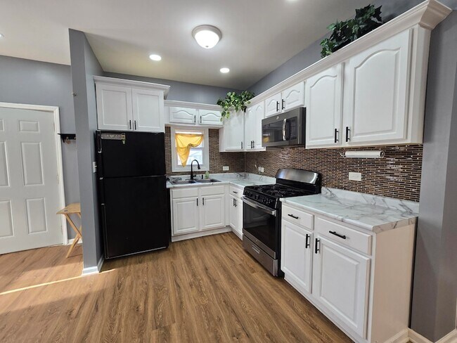 Building Photo - 1047 Ralston St