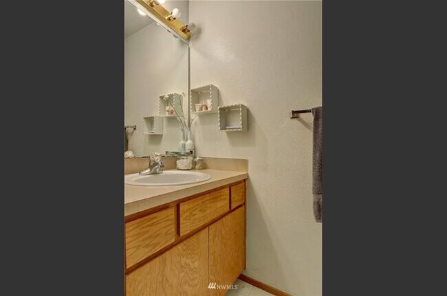 Building Photo - 5175