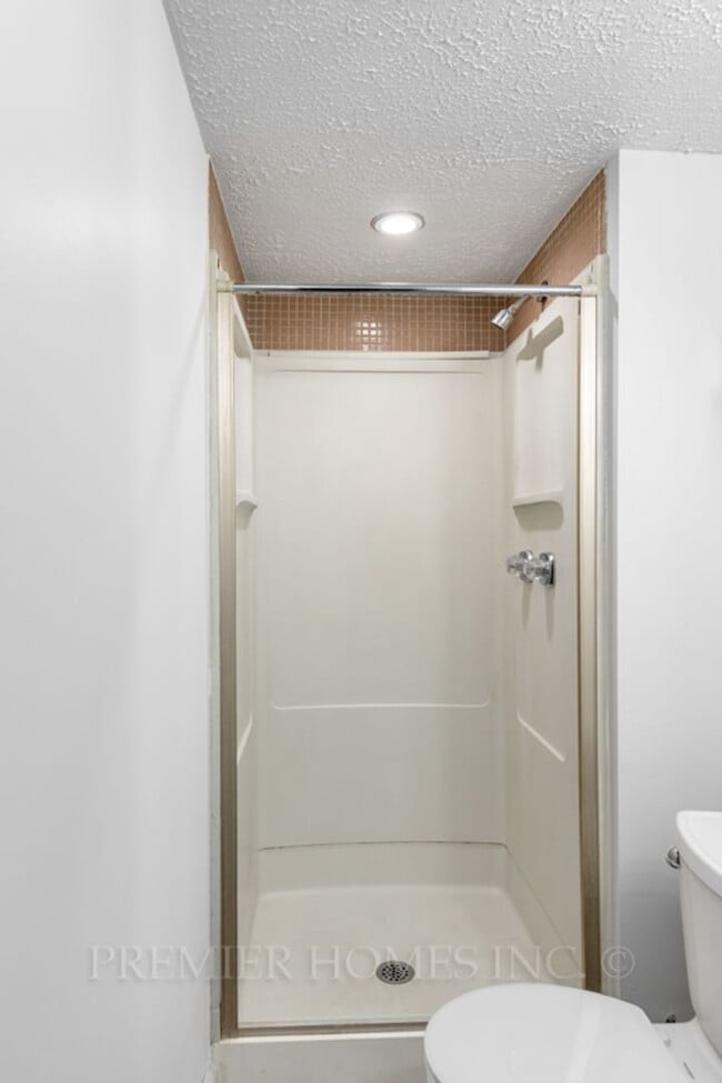 Building Photo - 3812 Root Ave NE