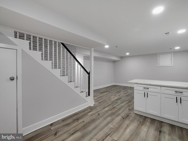Building Photo - 4502 Elmwood Rd