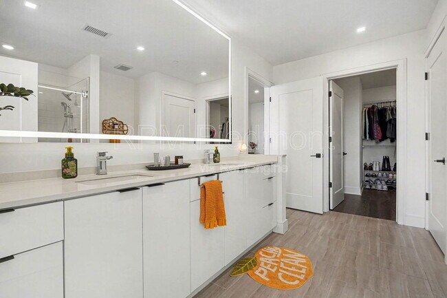 Building Photo - 788 West Marietta St NW