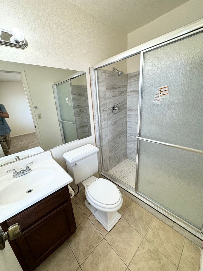 Building Photo - Fantastic 3 Bedroom/2 Bath Single Level Home! Schedule a Showing Today!