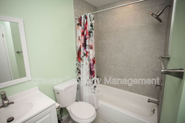 Building Photo - 2116 Harbour Dr