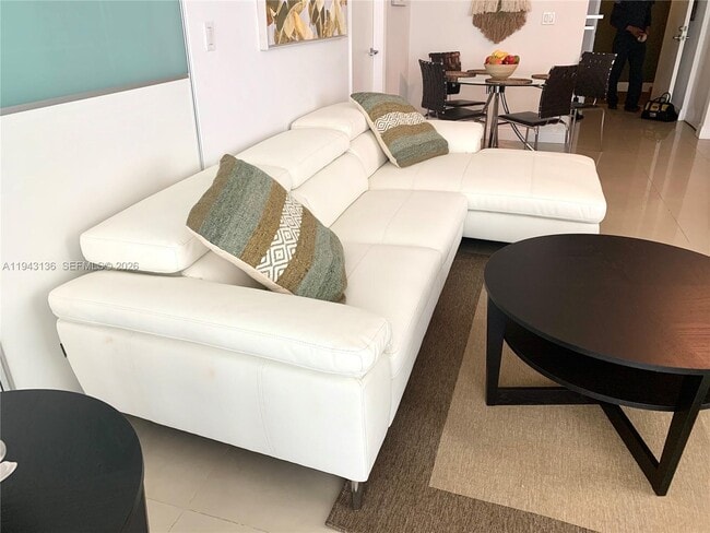 Building Photo - 90 SW 3rd St