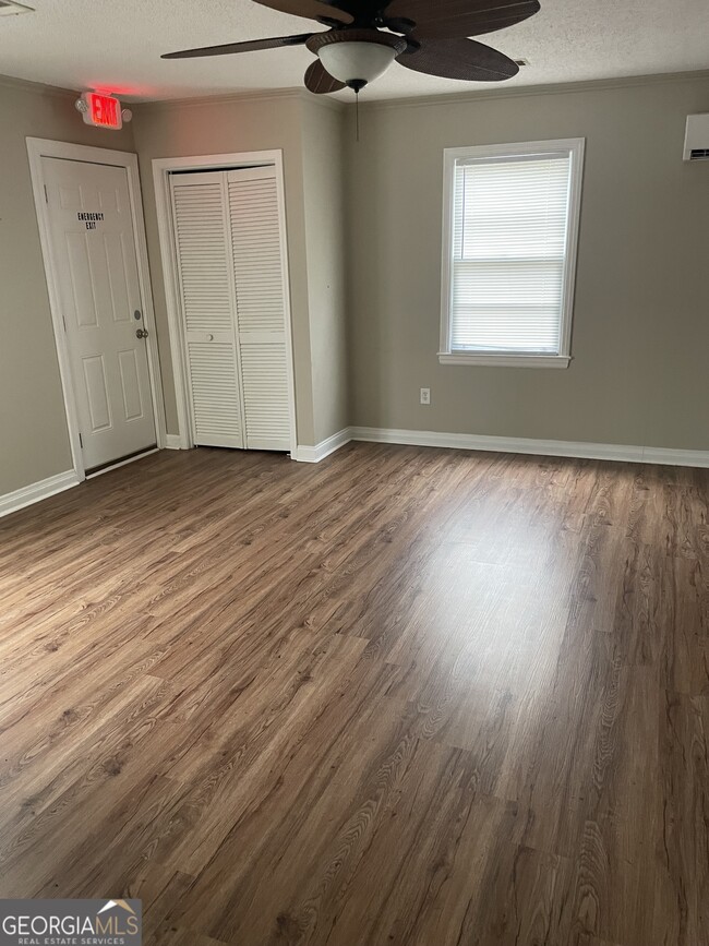 Building Photo - 401 W Parrish St