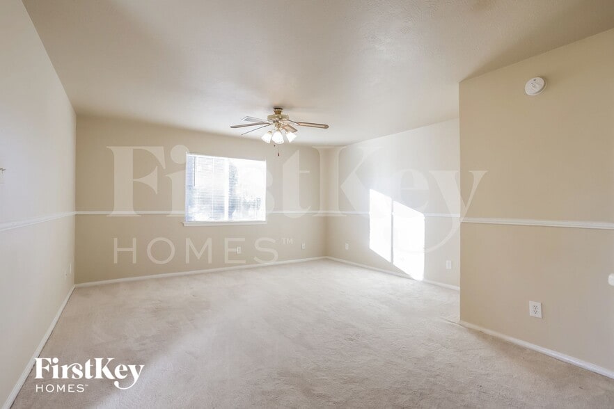 Building Photo - 19931 Arrowsmith Dr