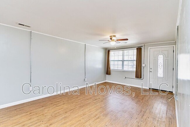 Building Photo - 304 Churchill Cir