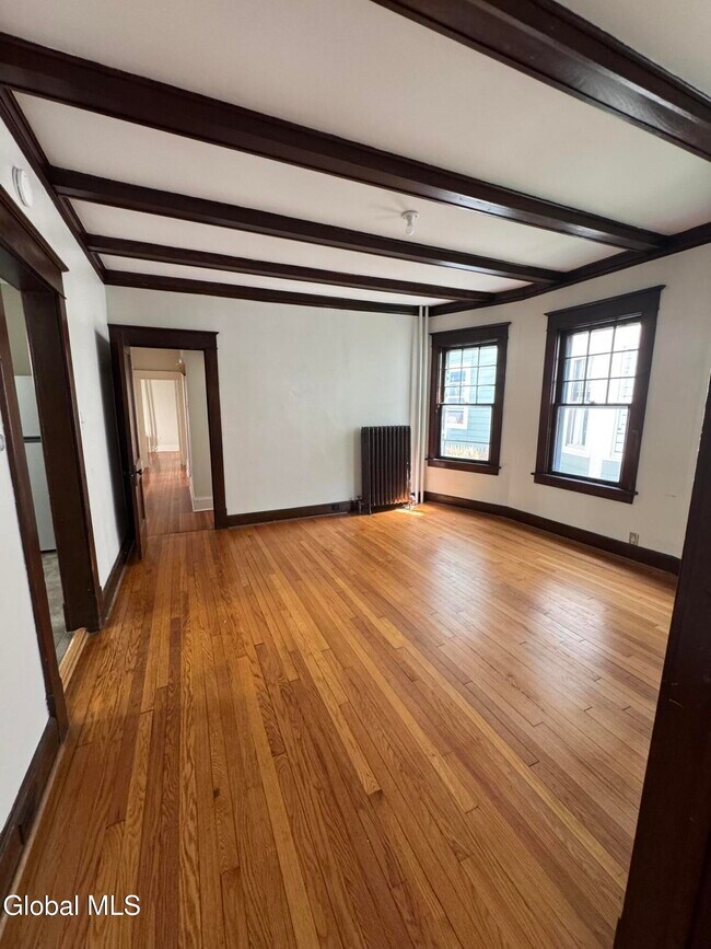 Building Photo - 663 Hudson Ave