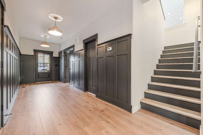 Building Photo - Beautifully Designed Home With Exceptional Space & Modern Comfort