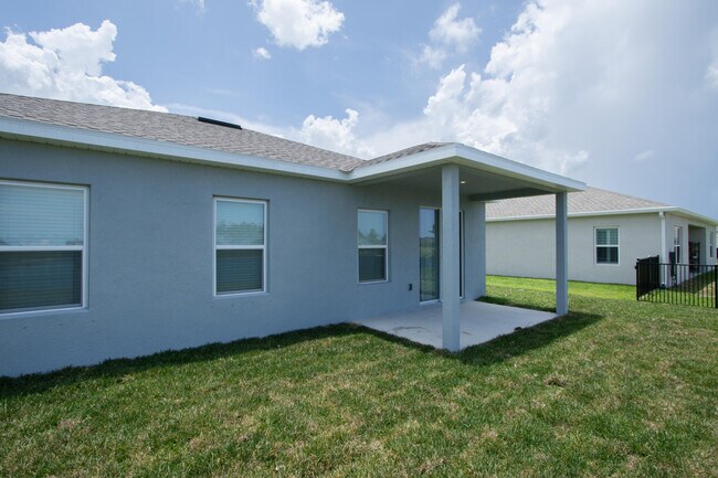 Building Photo - 4389 Lago Cir