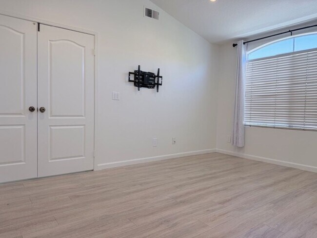Building Photo - 18110 Flynn Dr