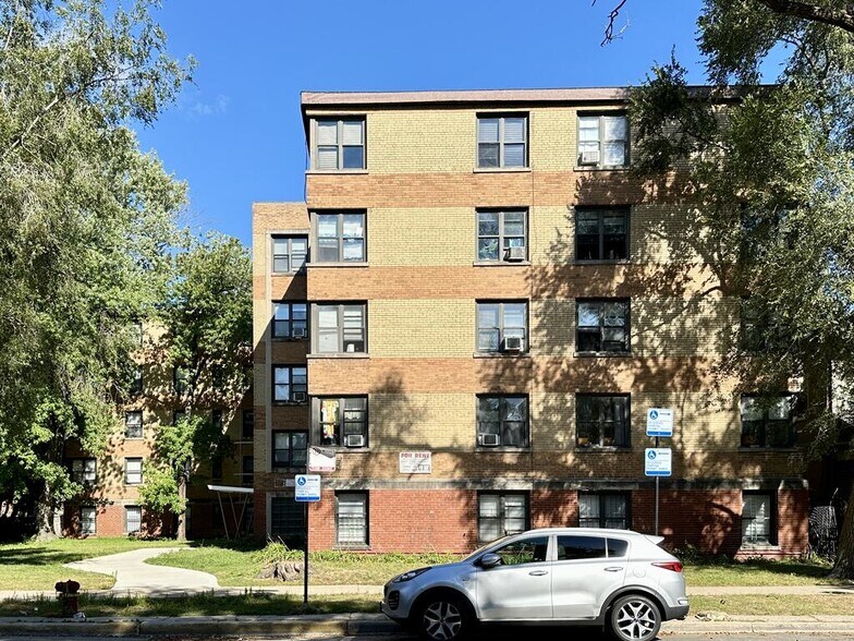 Primary Photo - 1360 W Touhy Ave