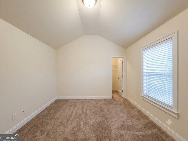 Building Photo - 165 Regency Pl