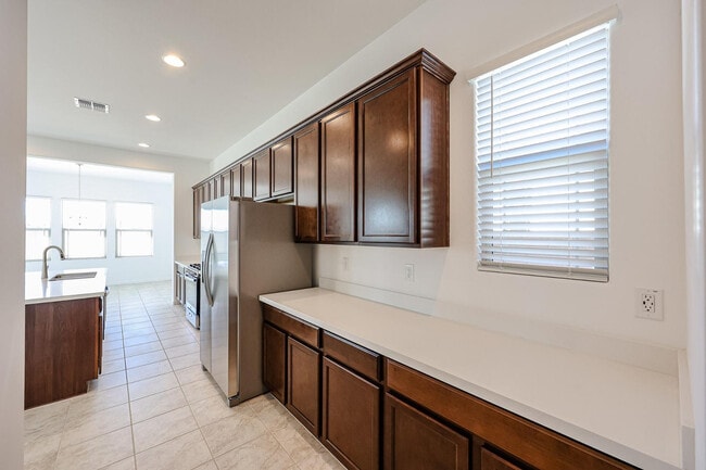 Building Photo - 7677 W Smoketree Dr