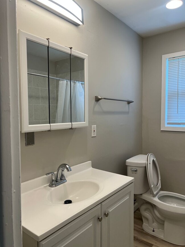 Building Photo - 6028 Laurel Hall Dr
