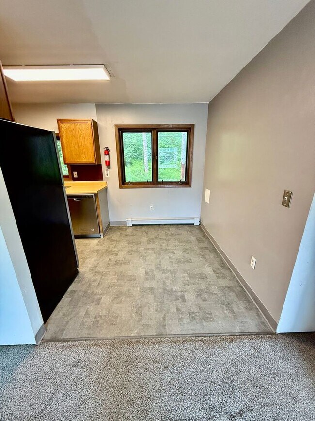 Building Photo - 4770 Glasgow Dr