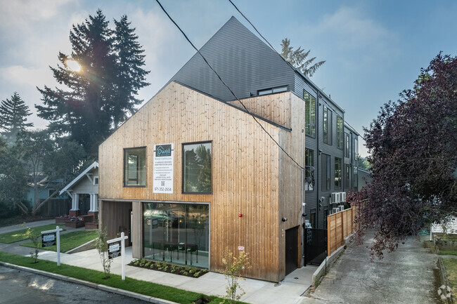 Building Photo - Watts Rowhouses