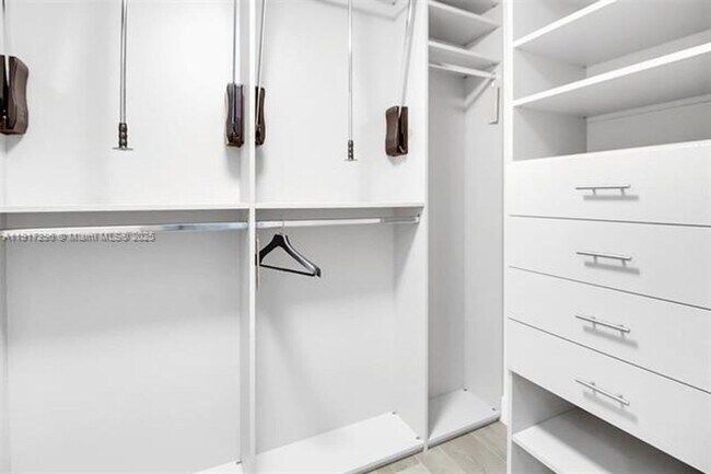 Building Photo - 2900 NE 7th Ave