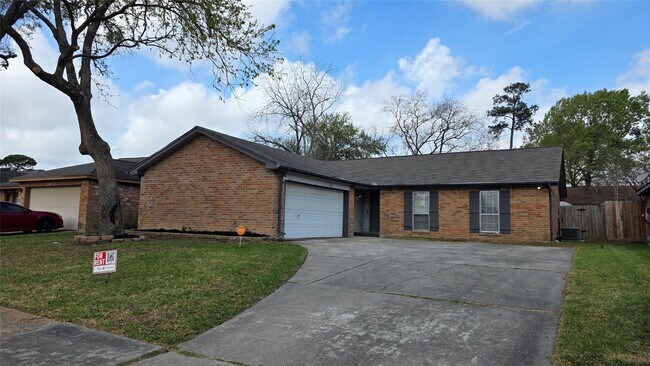 Building Photo - 14855 Easingwold Dr