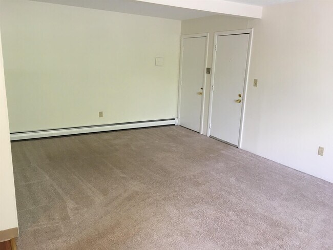 Building Photo - 3981 Brown Ave