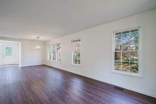 Building Photo - 2867 Payton Rd NE